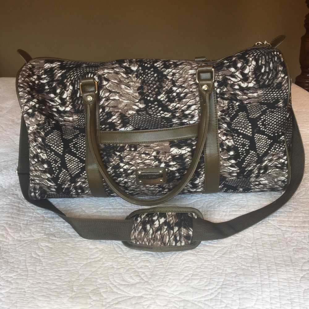 Snakeskin print duffle bag